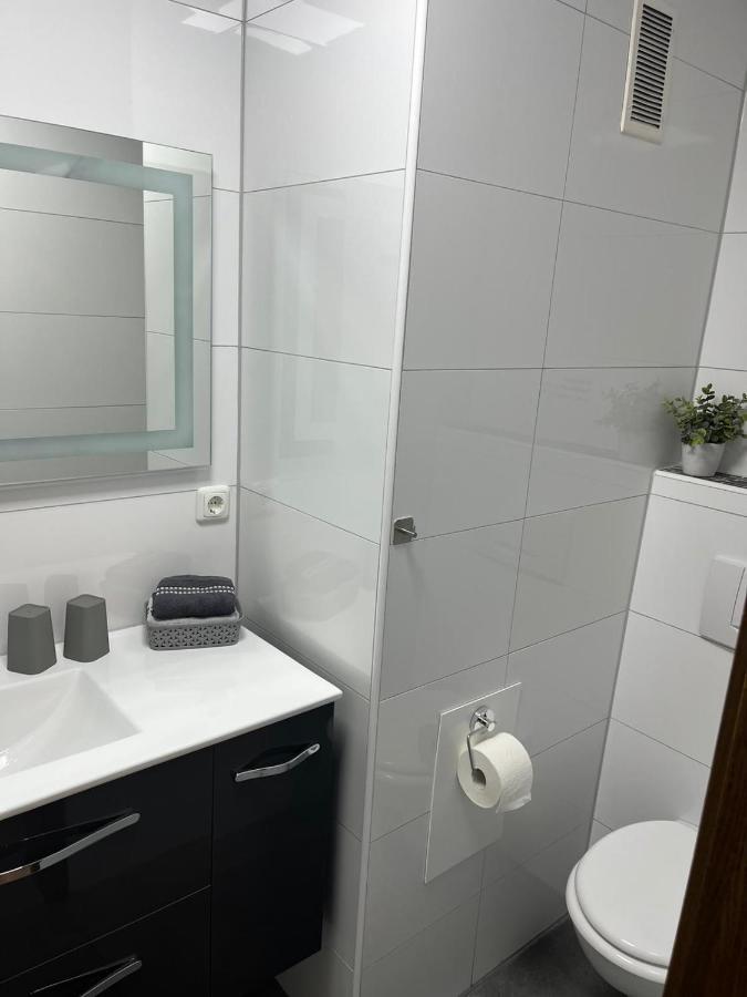 Ferienwohnung Emilia Кьолн Екстериор снимка